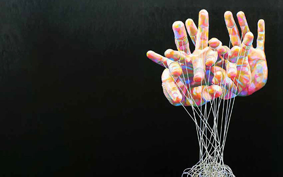 “Bana, yakan gözlerle, bir k erecik baktınız; Ruhuma, büyük temel çivisini çaktınız!”