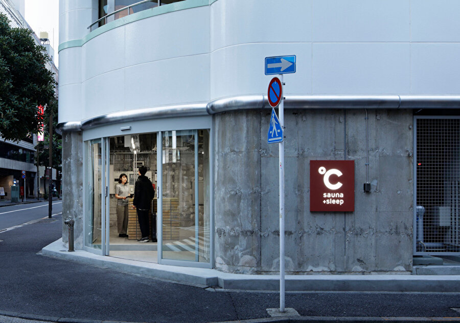 Otel, kullanıcıların konaklama boyunca dinlenmek için en iyi hizmeti sunmayı amaçlıyor.