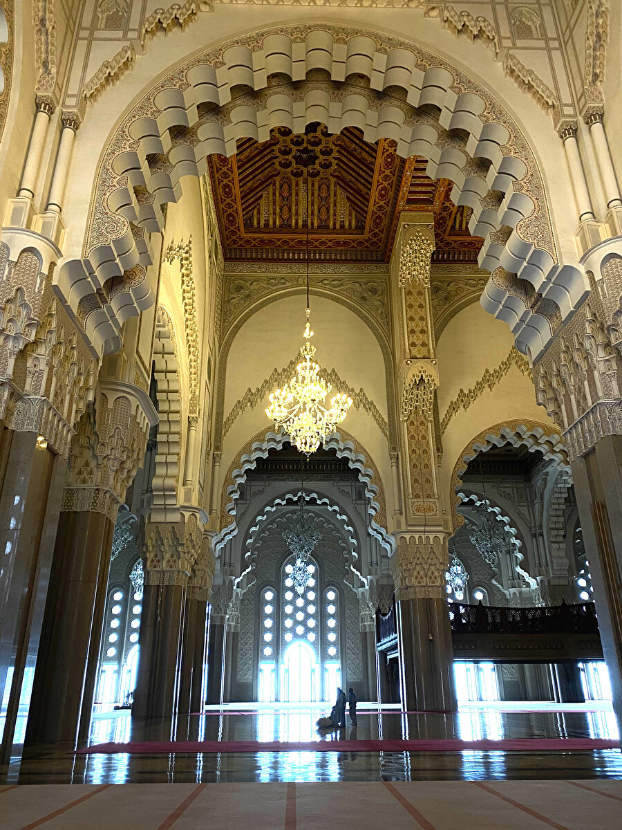 II. Hasan Camii'nin içi.