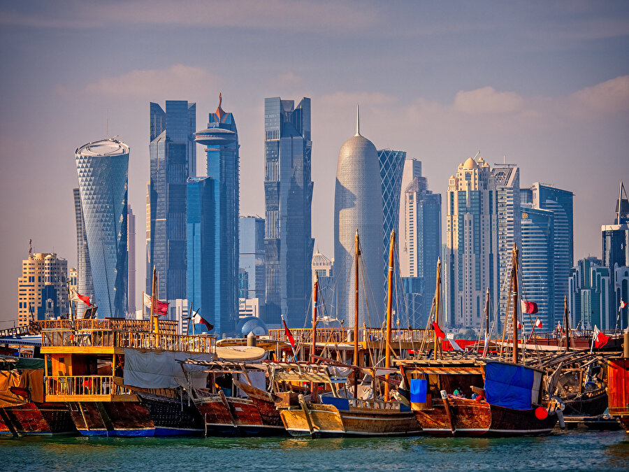 Katar'da ahşap tekne üretimi, hükümetin turizme teşvik uygulamaları sayesinde önemli bir proje olarak öne çıkıyor.