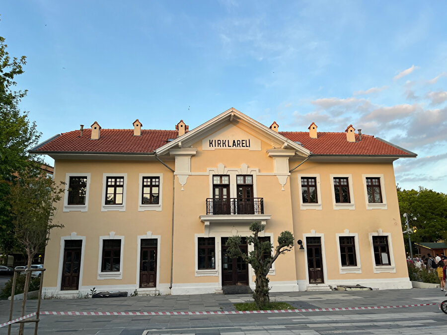 Kırklareli İstasyon Binası. Fotoğraf: Uluç Algan 