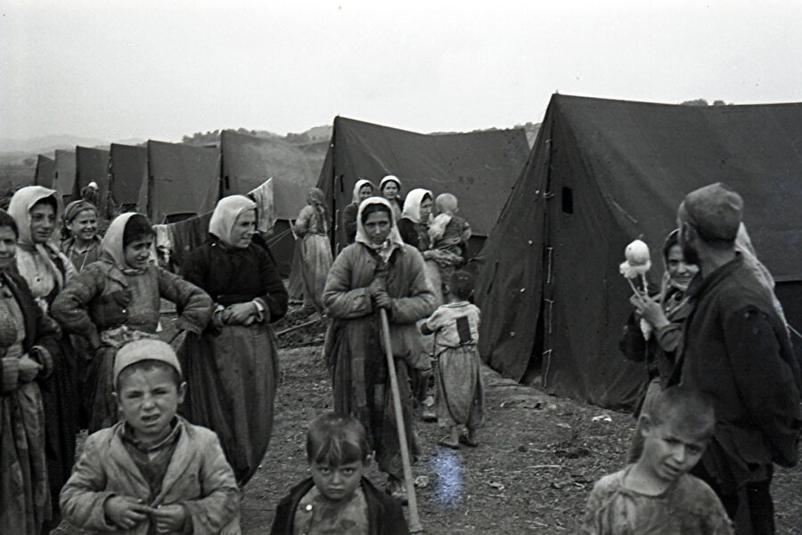 Katliam sonrasında 35 bin Arnavut, Çamerya bölgesinden Arnavutluk'a kaçmak zorunda kaldı.