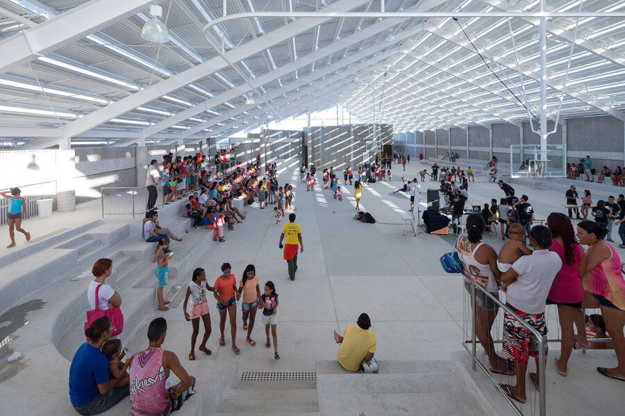 Arena de Morro; haftanın yedi günü sabah 8'den akşam 22'ye kadar çeşitli günlük aktiviteler sunuyor.