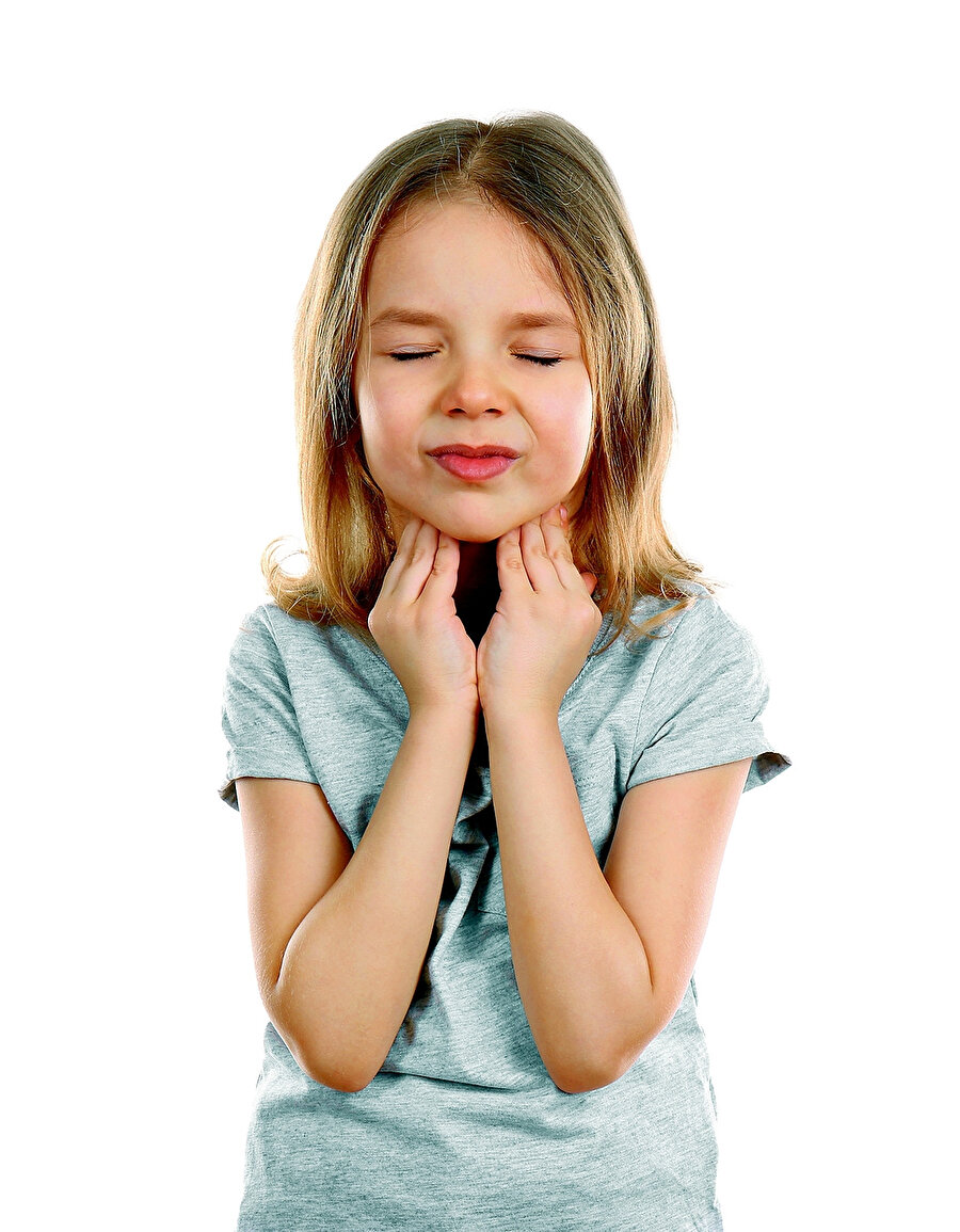 Önemli olduğunu düşündüğüm diğer husus ise 2 yaşından sonra bilhassa 3-7 yaş arasında çocuk ve ailesine büyük zahmet veren geniz eti büyümesidir.