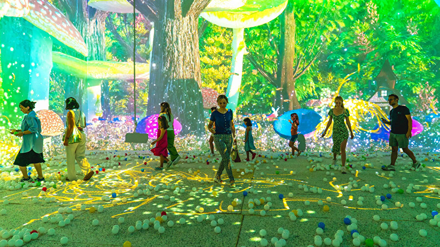 X Media Art Museum'da &quot;Alice Harikalar Diyarında&quot; deneyim sergisi açıldı