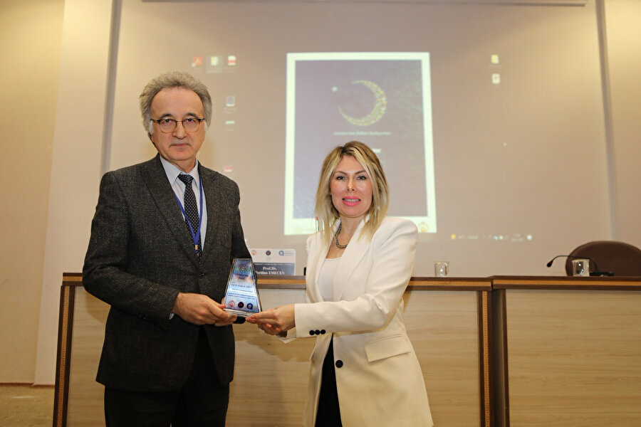 Seyahate çıkarken bilgilendirici okumalar yapmak ve bilinçli bir güzergâh seçiminde bulunmak gerekir.