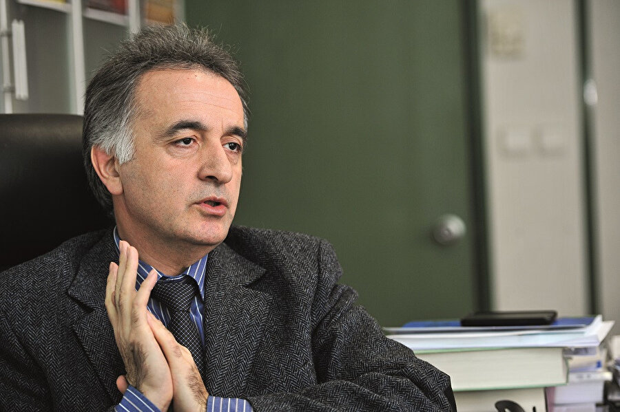 Türkiye’de de tarihi dizilerin giderek ivme kazanmasında şaşılacak bir şey yoktur.