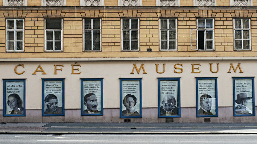 Café Museum.