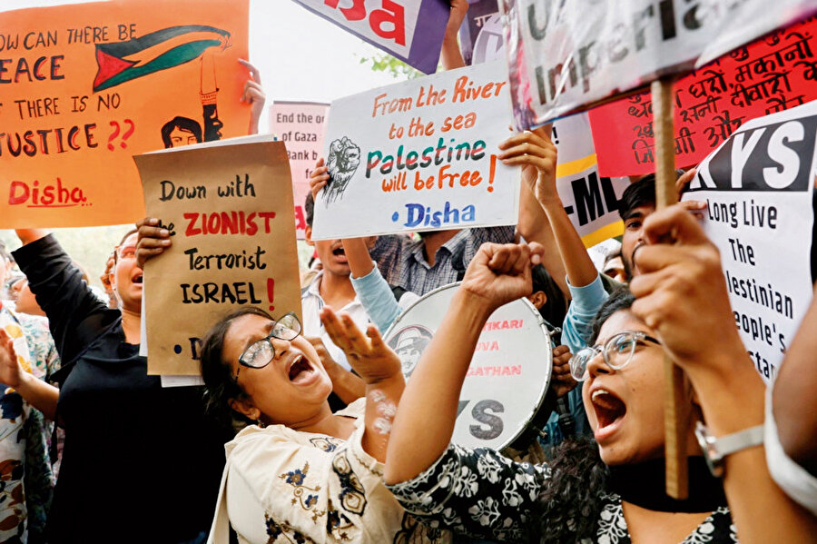 16 Ekim 2023’de Yeni Delhi'de göstericiler, Filistinlileri destekledi.