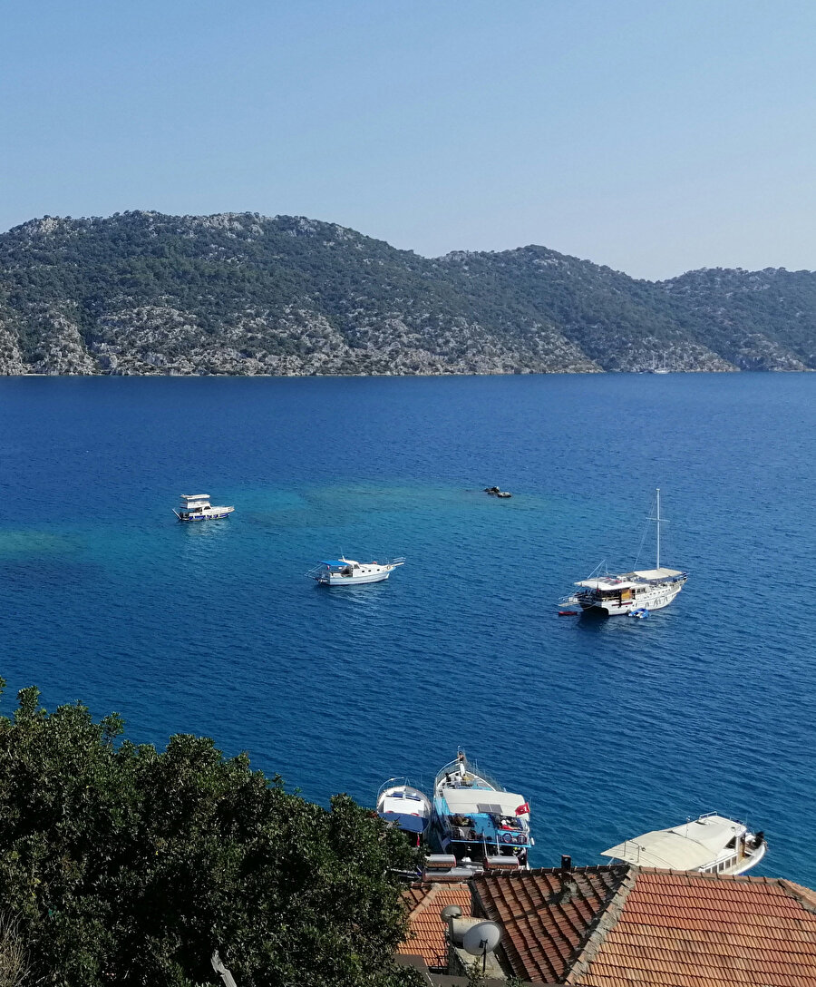 Mesela Sapanca Gölü çevresindeki en yüksek tepe olan Kartepe’ye tırmanıp bölgeyi kuşbakışı izleyebilirsiniz.