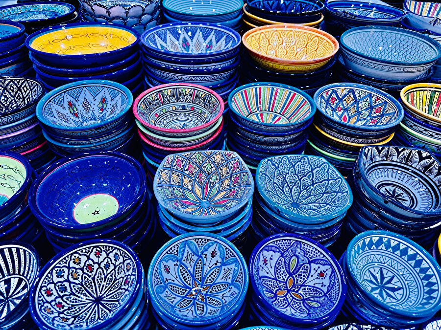 Agadir, Fas seyahatlerinin en unutulmaz şehri olmaya aday. Atlas’ın güneşi misafirlerini bekliyor. Kış güneşini ardınıza alıp postu Agadir’e serdiğiniz o en güzel sonbaharlara doğru.