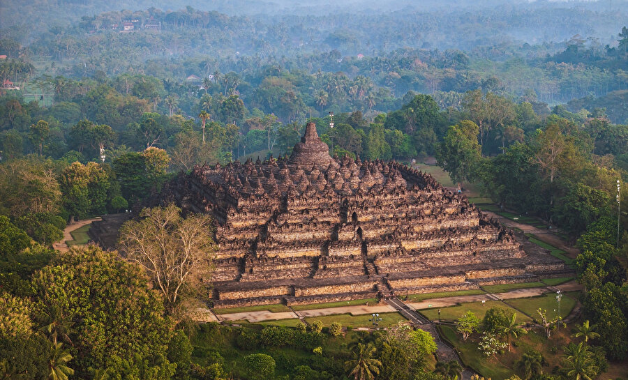 Borobudur Tapınağı.