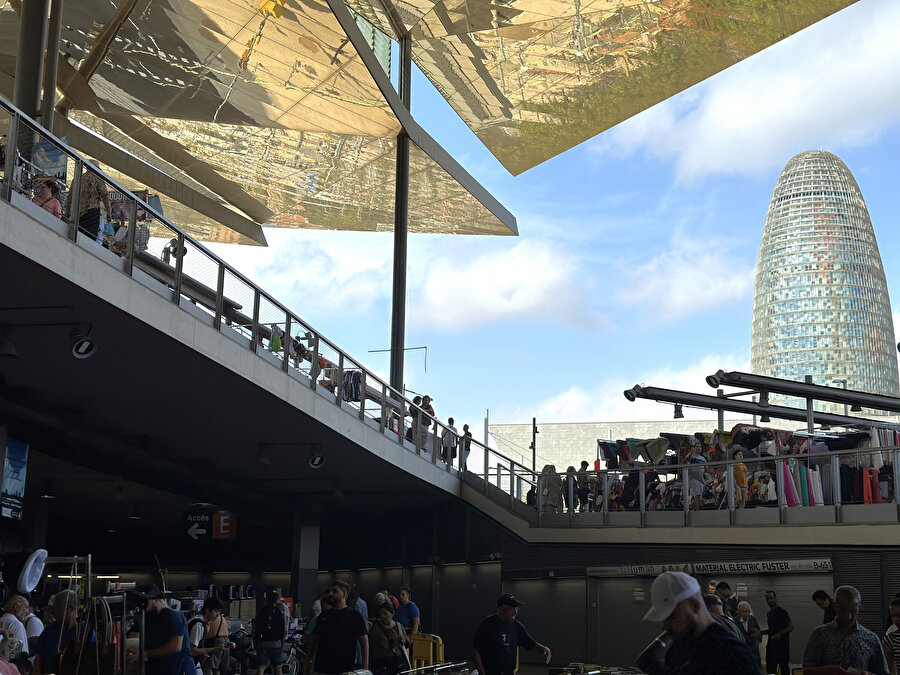 Mercat dels Encants. Fotoğraf: Lâl Dalay 