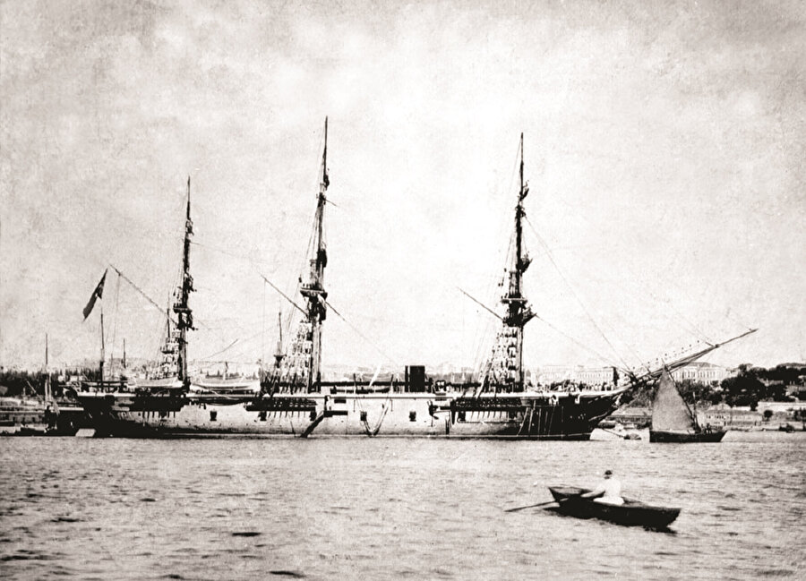 Ertuğrul Fırkateyni'nin 16 Eylül 1890 akşamı Kuşimoto açıklarında kayalara çarparak batması sonucu sadece 69 denizci kurtulurken, 500'den fazla Osmanlı leventi hayatını kaybetti.