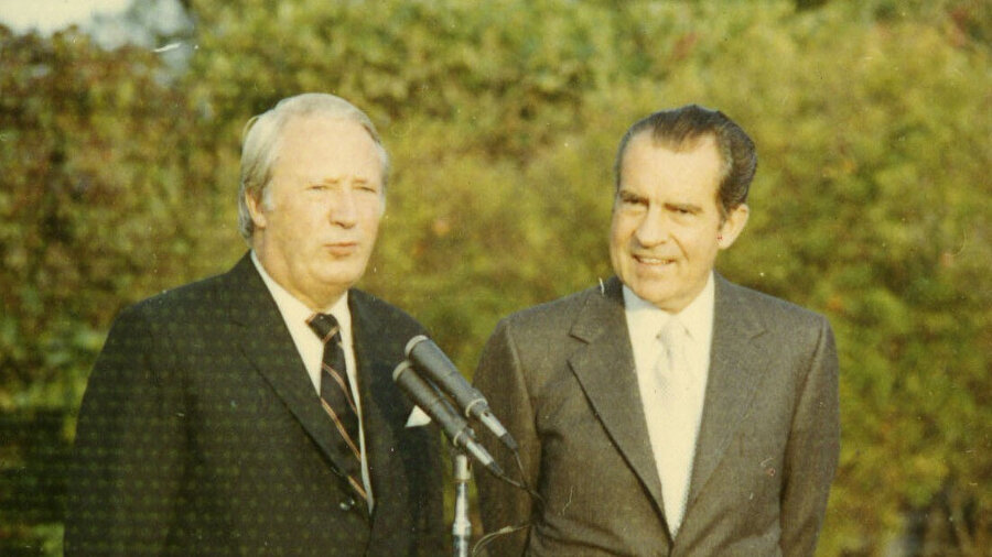 ABD Başkanı Richard Nixon, Bermuda'daki Hükümet Konağı'nda Başbakan Edward Heath ile görüşürken, 1971.