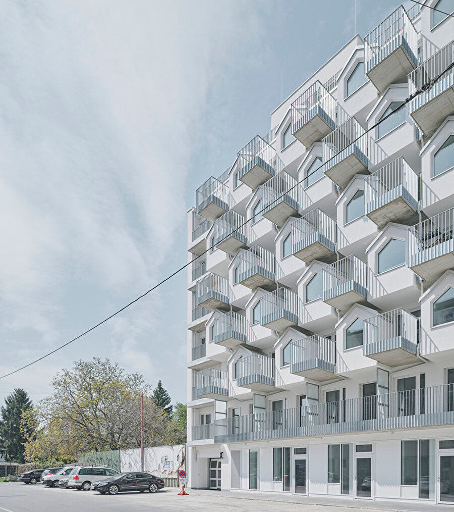 Gudrunstraße Apartments’ta, küçük birimlerde maksimum alan konforu yakalanmaya çalışılıyor.