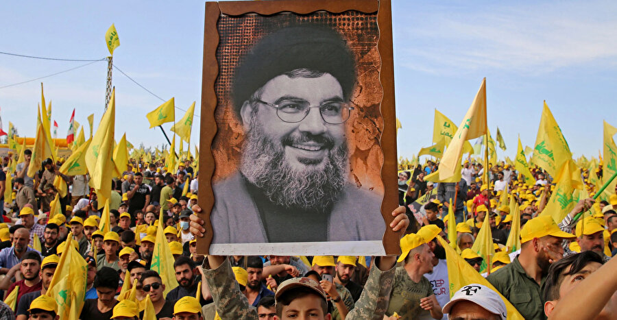 Soyadı "Allah’ın yardımı" anlamına gelen Nasrallah yönetiminde Hizbullah, yerel bir silahlı hareketten Lübnan'ın yakın tarihindeki en büyük siyasî partiye dönüştü.