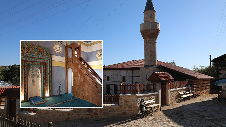 Antalya'daki 600 yıllık Sarıhacılar Camisi yenilenen çehresiyle ziyaretçilerini ağırlıyor