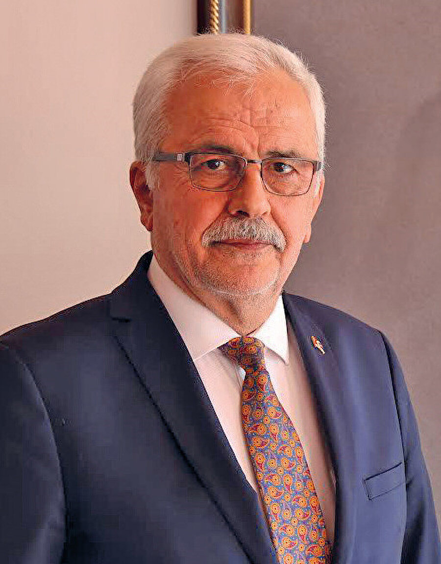 Prof. Dr. Ahmet Cevat Acar.
