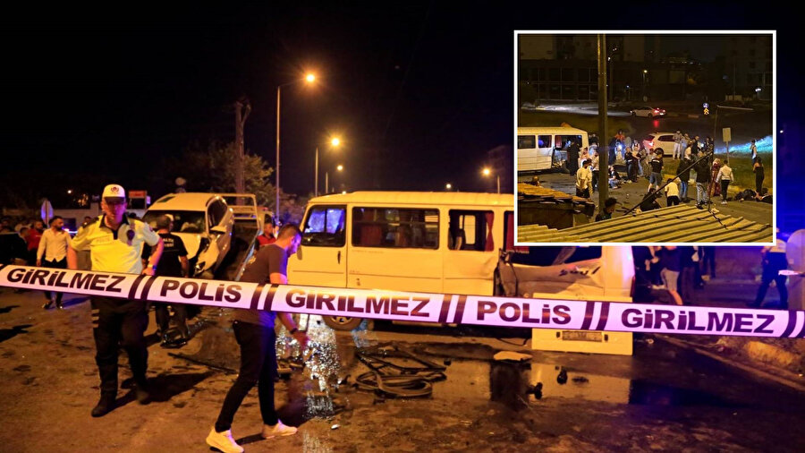 Düğün dönüşü minibüs ile otomobil çarpıştı: Ortalık savaş alanına döndü