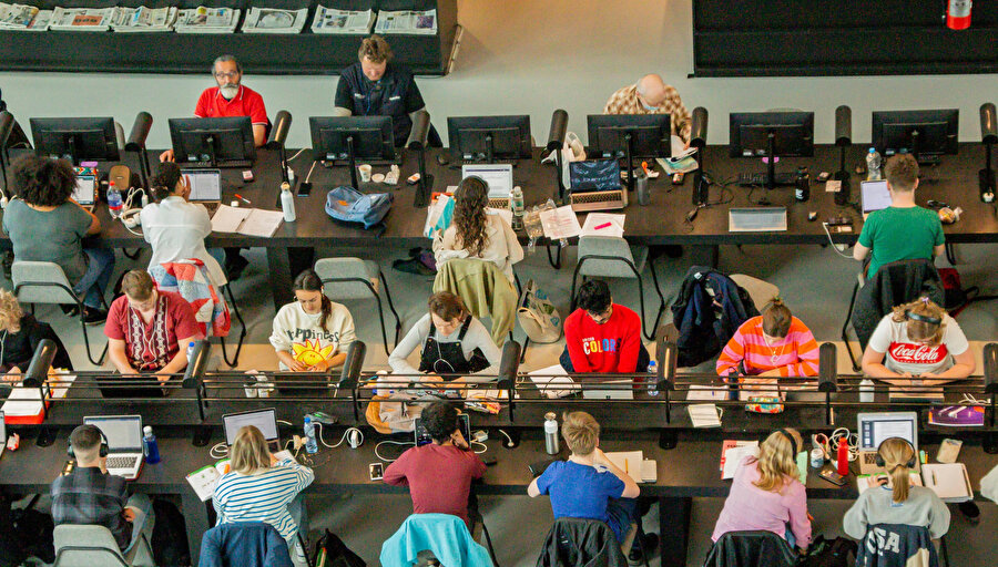 Kuzey Hollanda yemeklerinden biridir. Pazarın kapanış vaktine yakın bir zamanda satılan ürünleri indirimli alma şansına sahip olabilirsiniz.