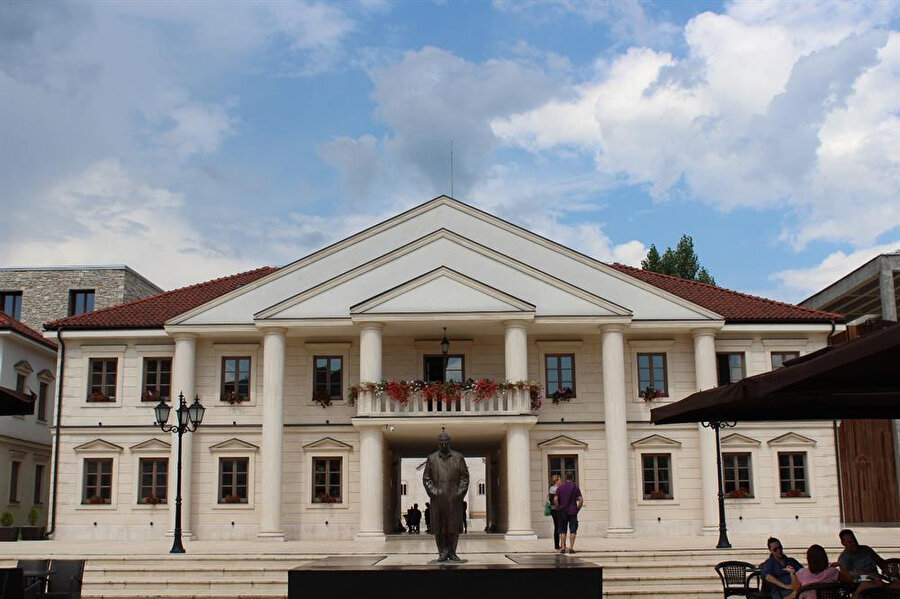 Emir Kusturica tarafından inşa ettirilen Andriçgrad'dan bir kesit...