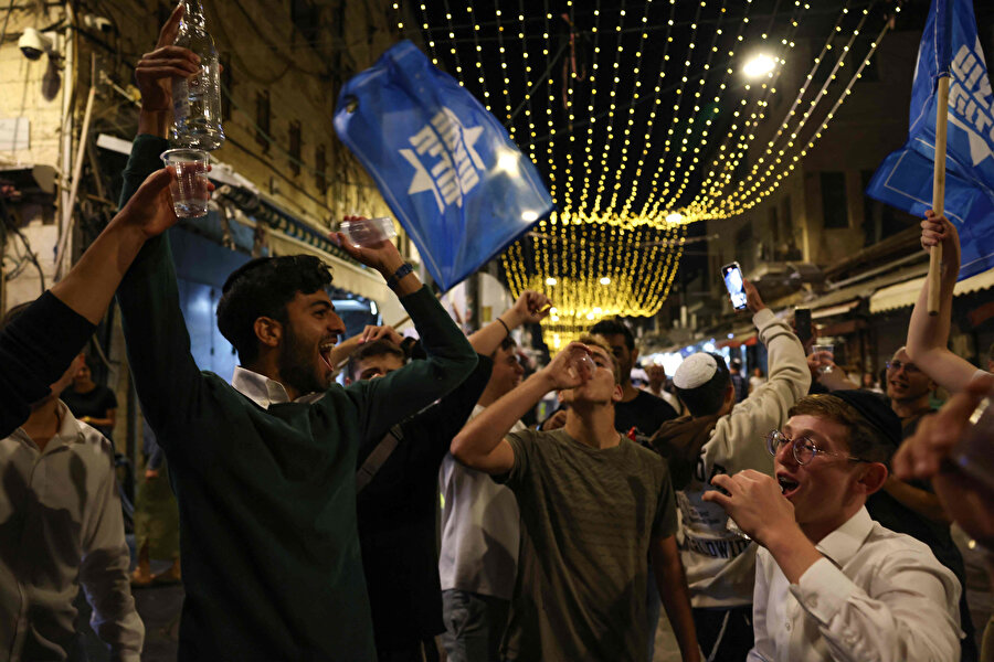 Hamas lideri Yahya Sinvar'ın ölüm haberini kutlayan Yahudiler.