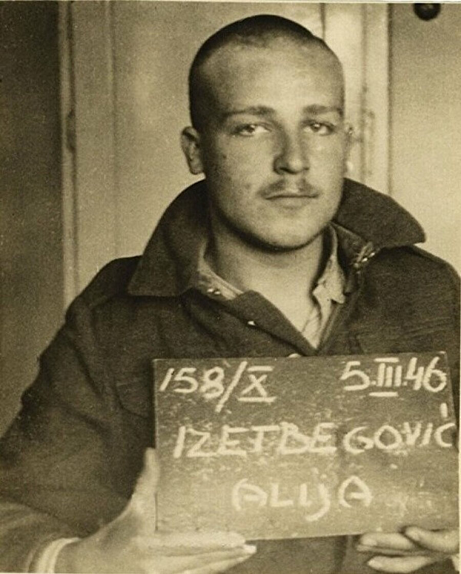 Genç Aliya, daha önce yaptığı bir konuşma sebebiyle 1946 yılında tutuklandı ve 3 yıl hapse mahkûm edildi.