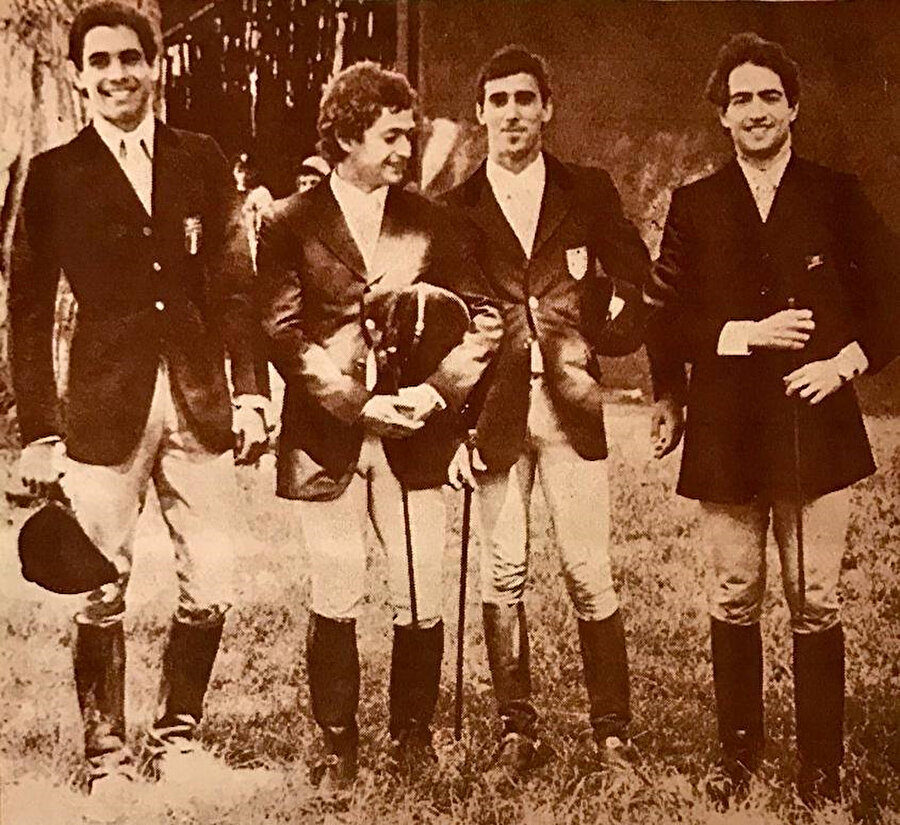 Çölde geçirdiğim sekizinci günde bir vahaya rastladım. Neredeyse altı saat boyunca yudum yudum su içtim.