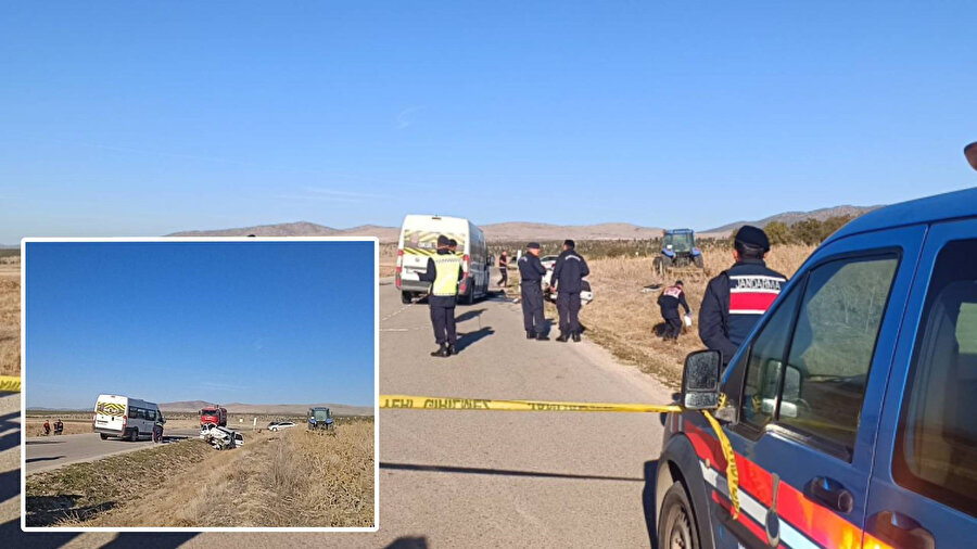 Afyonkarahisar'da okul servis minibüsü ile otomobilin çarpıştığı kazada 4 kişi öldü