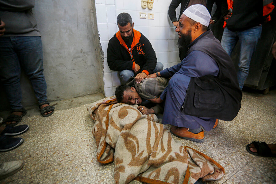 İsrail'in saldırılarının ardından El-Maghazi Kampı'ndan bir fotoğraf