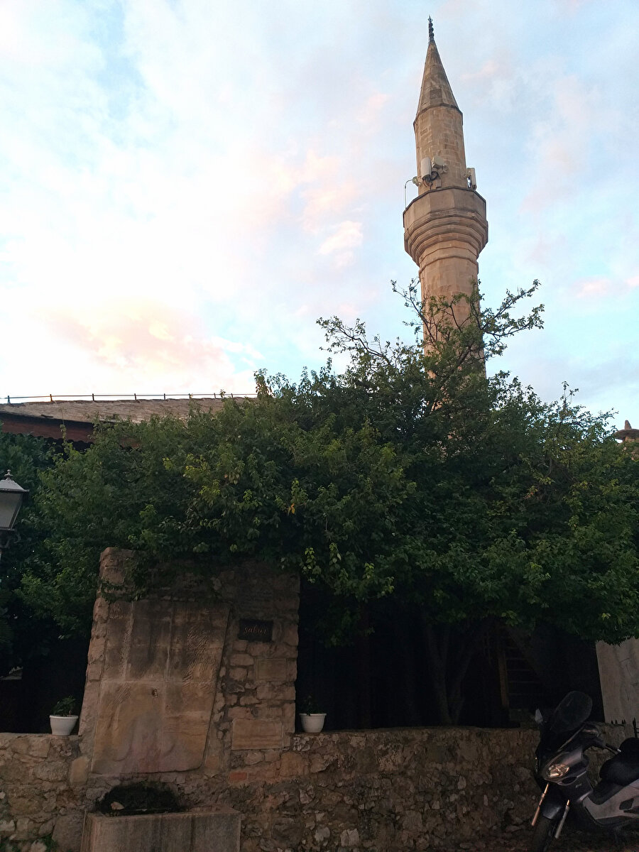 Hacı Kurt Camii