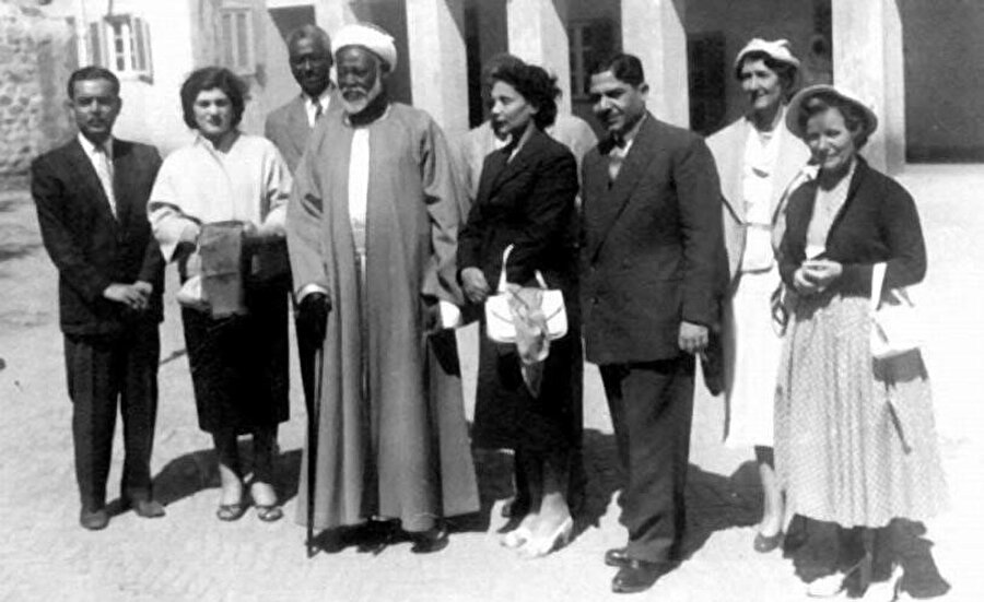 Abdurrahman, dış ilişkileri güçlendirmek için Avrupa ülkelerini ziyaret etmiştir.