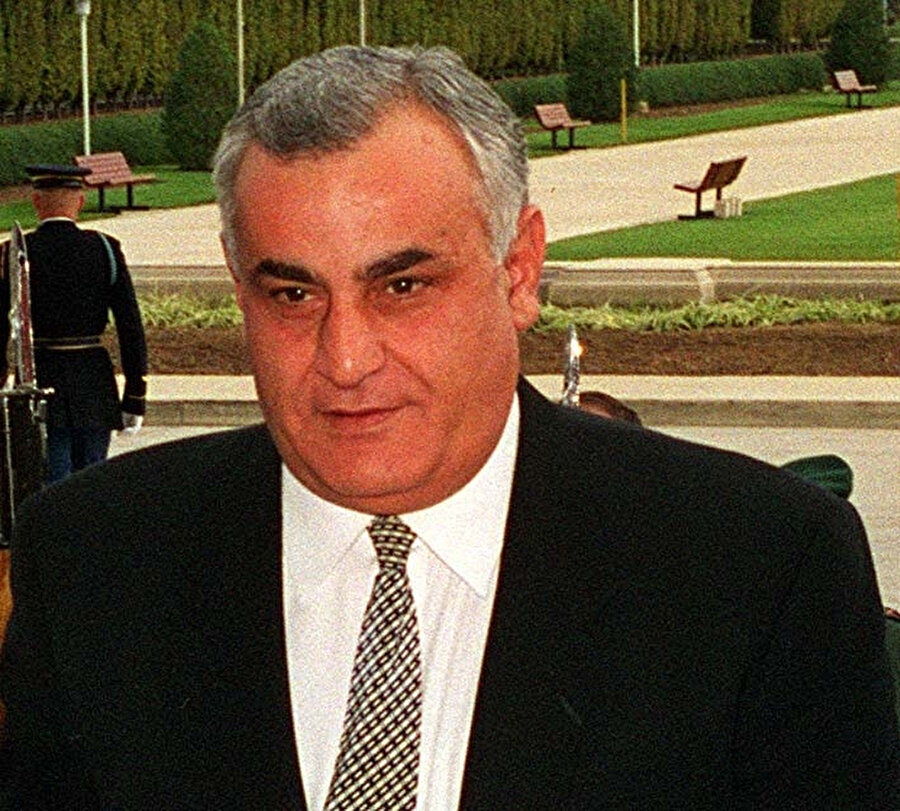 1996-1999 dönemi Savunma Bakanı Yitzhak Mordechai.