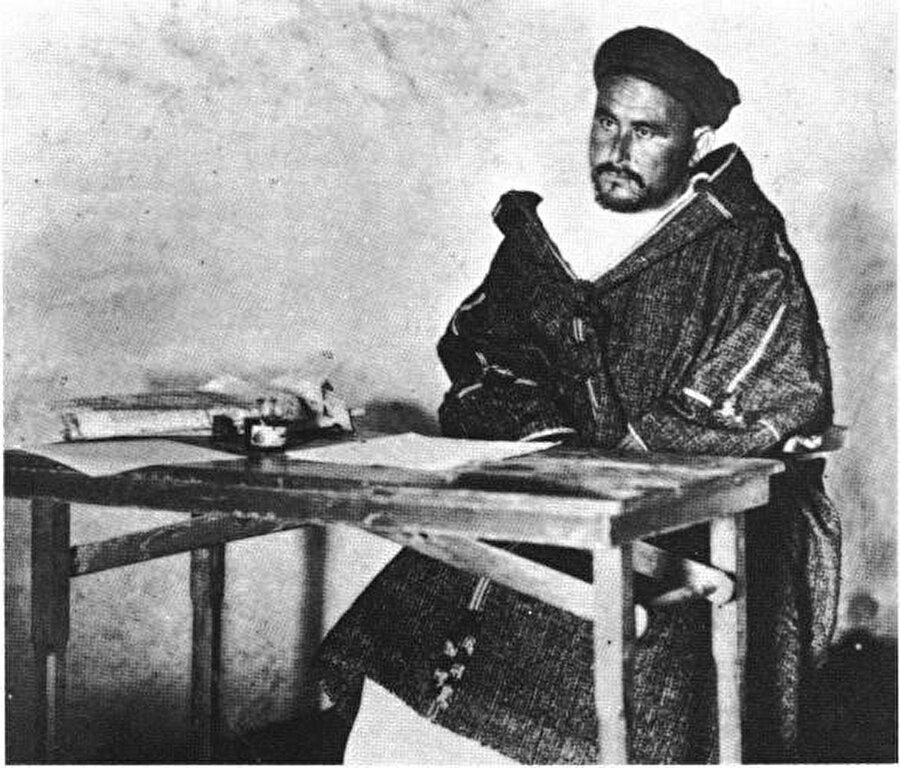 Abdulkerim Hattâbî, iyi derecede İspanyolca ve Fransızca biliyordu ve bu sayede kısa sürede oldukça önemli makamlara gelmişti.