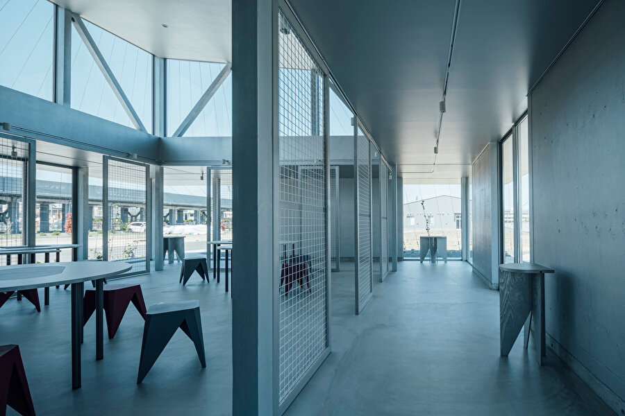 Merkezi salon ve koridor. 