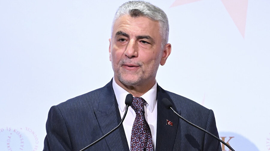 Ticaret Bakanı Prof. Dr. Ömer Bolat, ihracat, ticaret ve pahalılıkla mücadele ile ilgili soruları yanıtladı.