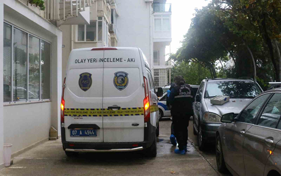 Ahmet Demirdelen’in cenazesi ölüm nedeninin belirlenmesi için Antalya Adli Tıp Kurumu morguna kaldırıldı.