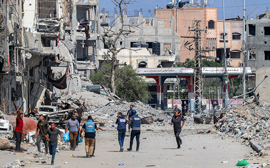 Kuşatma altındaki Gazze'nin kuzeyinde zorunlu göçe direnen Filistinliler İsrail ordusunun hedefinde.
