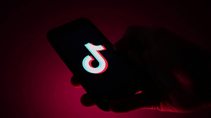 Yedi Fransız aile, daha önce çocukların ruh sağlığının önemini göz önünde bulundurduklarını belirten TikTok'a 'zararlı içerik' nedeniyle dava açtı.