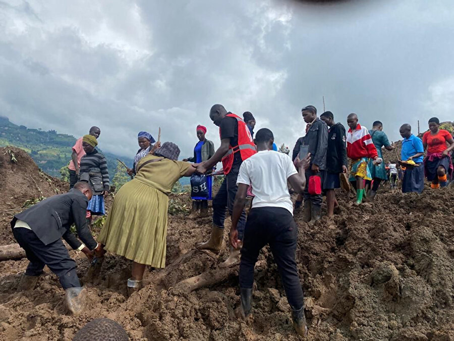 Uganda'da toprak kayması meydana geldi: 15 kişi öldü 113 kişi kayboldu