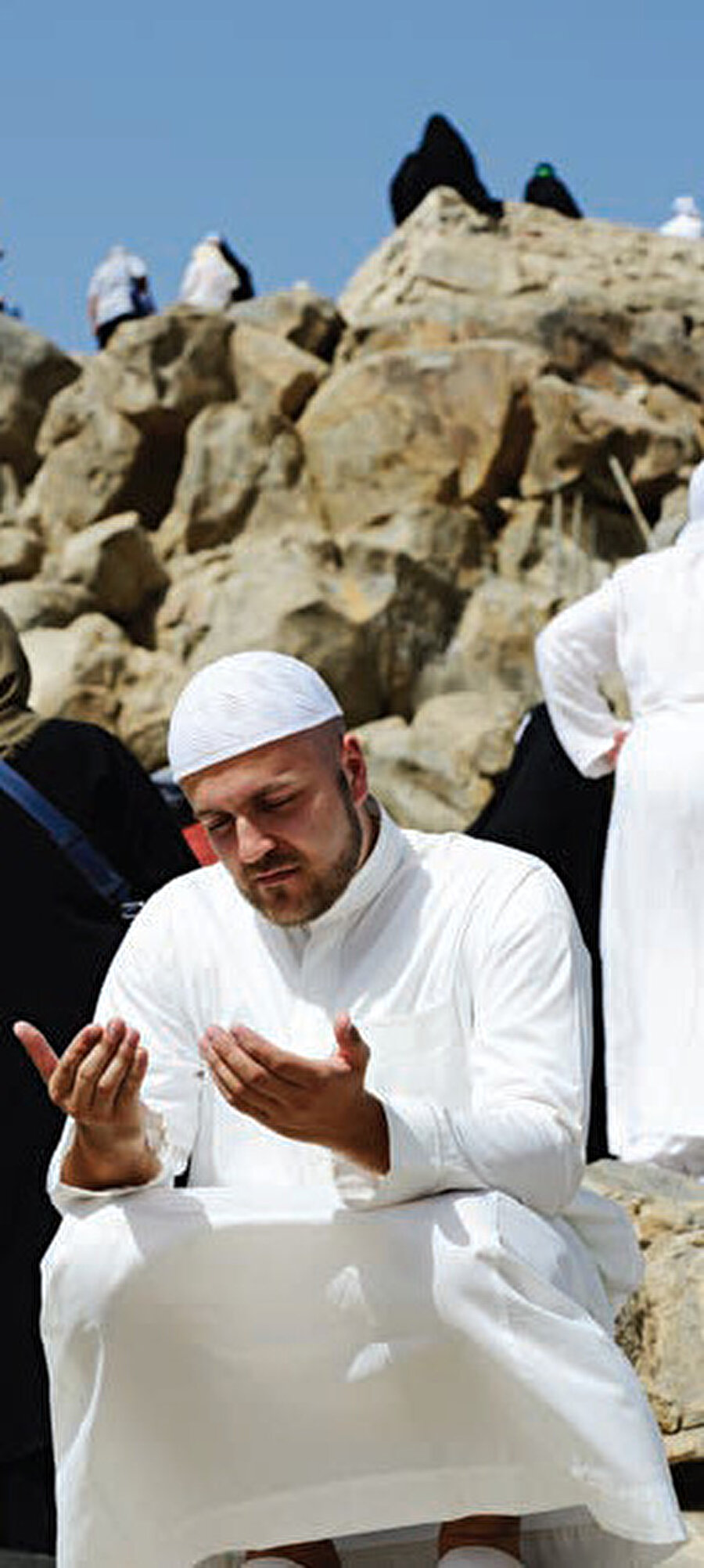 Haccın cismani yönünün yanında niyet ve ihrâmla başlayan ruhanî bir yönü de vardır.