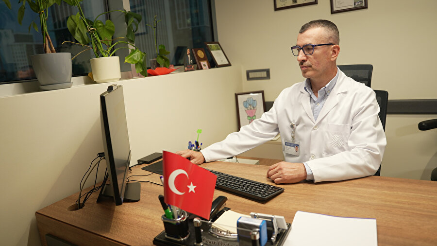 Doç. Dr. Yaşar Özdenkaya, gençlerin obeziteye daha yatkın olduklarını belirtti.