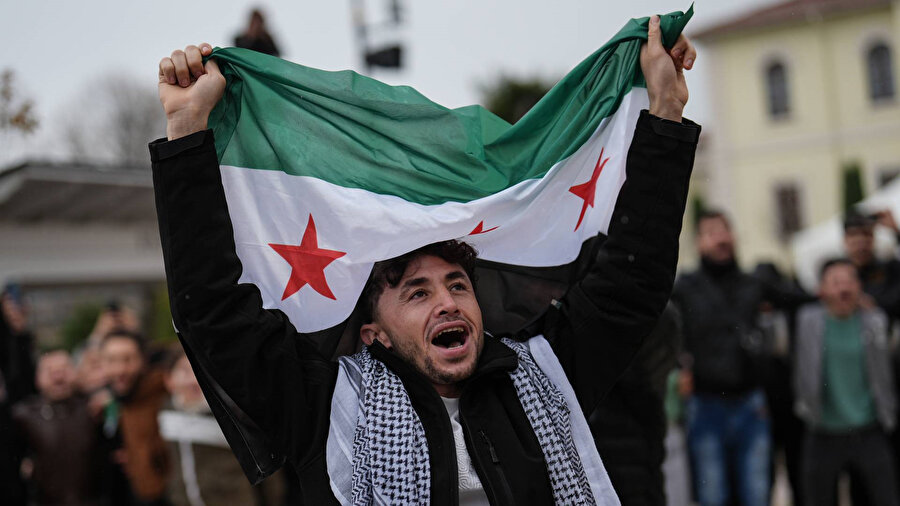 Suriye muhalefeti, 8 Aralık gününü 'Milli Bayram' ilan etti.