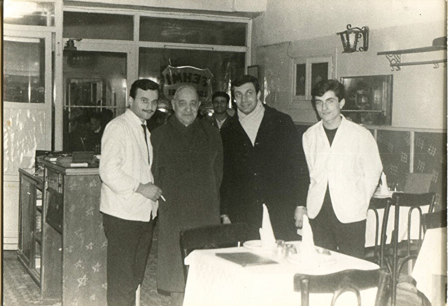 Kaynak: 100 Tarihi Lokanta