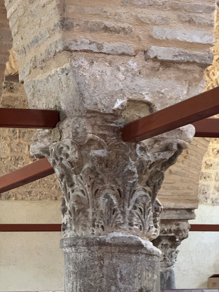 Devşirme sütun başlığı.