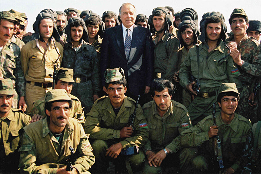 Azerbaycan'ın mimarı: Haydar Aliyev