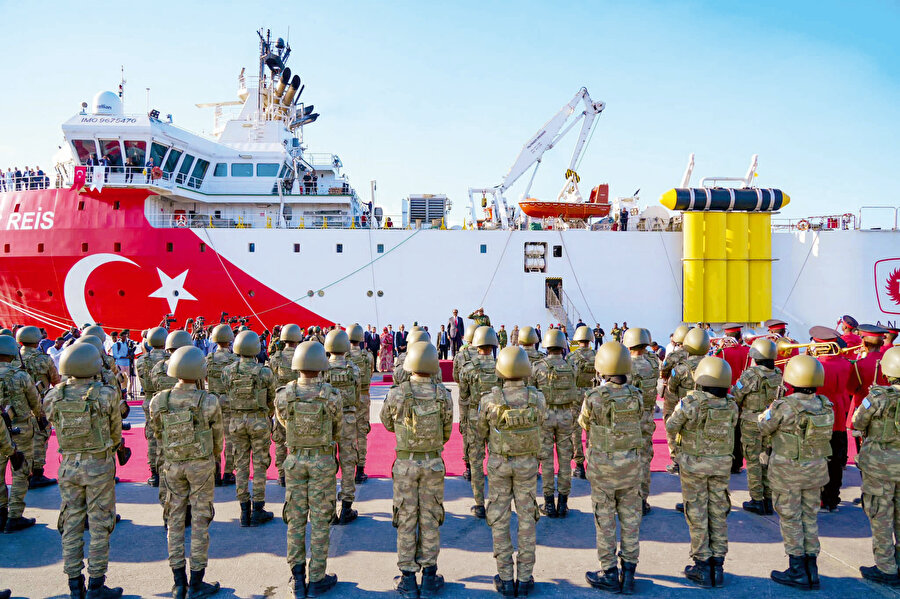 5 Ekim de İstanbul Boğazı’ndan yolcu edilen Oruç Reis Sismik arama gemisi 20 gün süren yolculuktan sonra Somali’ye ulaştı.