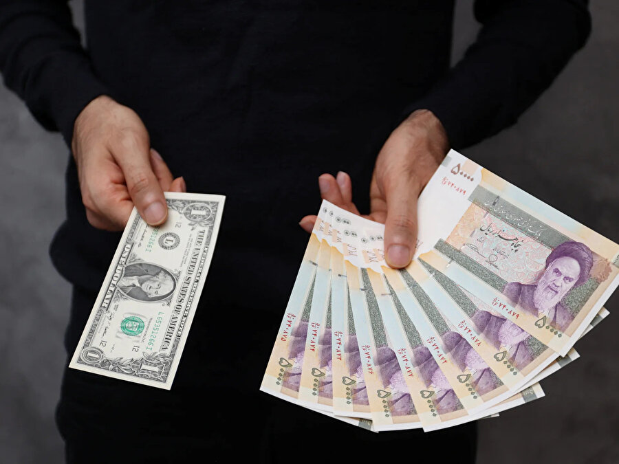 Ülkenin para birimi riyal de bu hafta serbest düşüşe geçti ve dolara karşı tarihinin en düşük seviyesine geriledi.