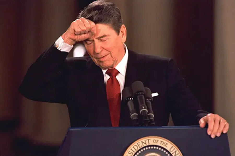 Başkan Reagan, skandalın ortaya çıkmasıyla kamuoyundan özür dilemişse de bu skandal, Amerikan halkında hükümete duyulan güveni sarsmış ve Reagan yönetiminin uluslararası alandaki itibarını zedelemişti.